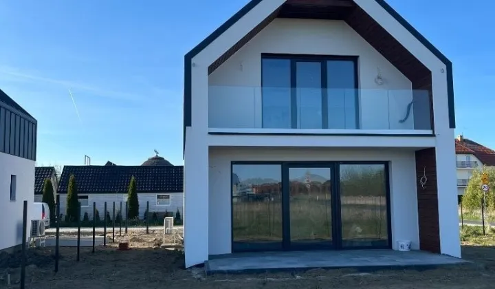 dom wolnostojący, 4 pokoje Gąski