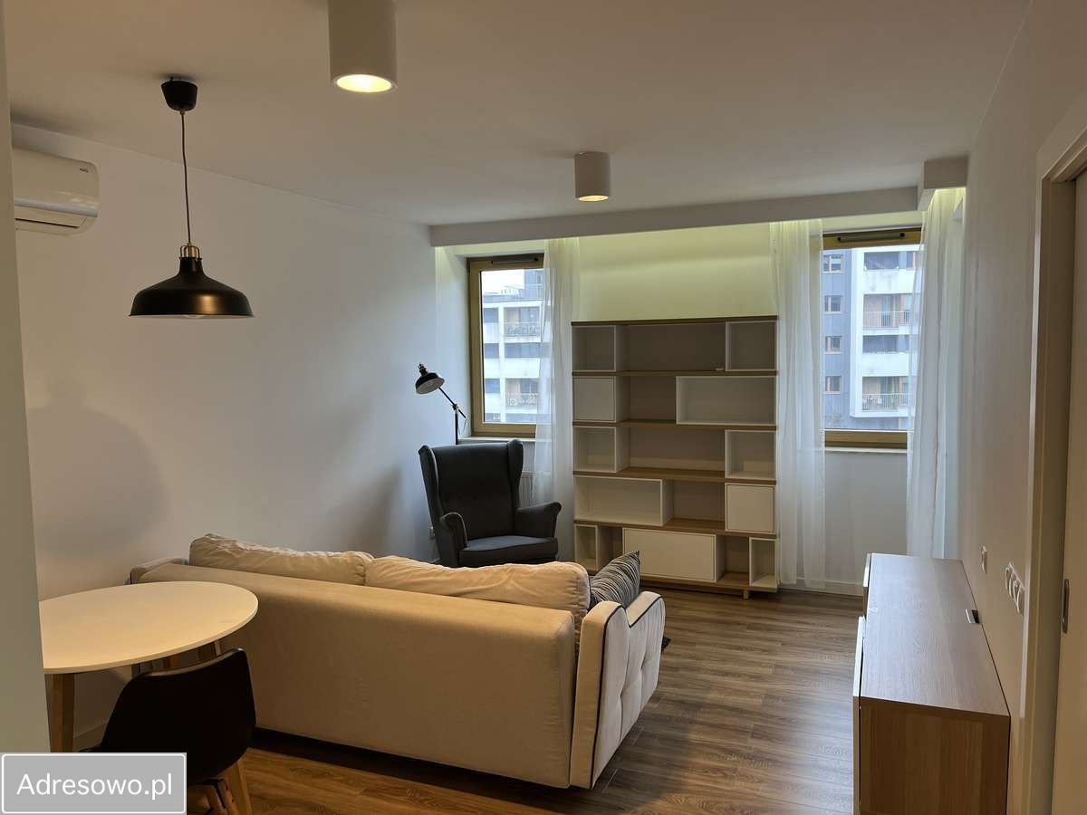 Mieszkanie 2-pokojowe Kraków Czyżyny, os. 2 Pułku Lotniczego. Zdjęcie 1