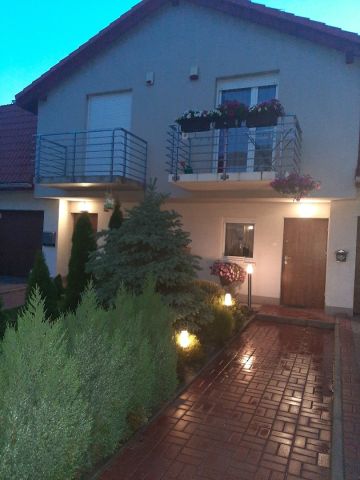 dom szeregowy, 5 pokoi Ruda Śląska, ul. Borówkowa. Zdjęcie 1