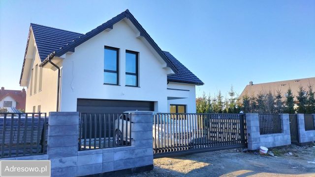 dom wolnostojący, 6 pokoi Żerniki Małe, ul. Krótka. Zdjęcie 1