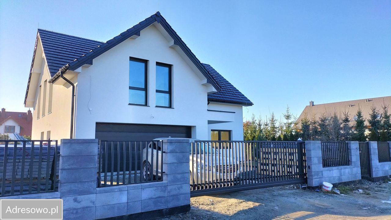 dom wolnostojący, 6 pokoi Żerniki Małe, ul. Krótka