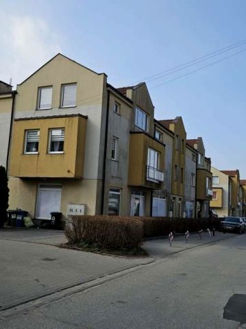 dom szeregowy, 5 pokoi Góra Kalwaria, ul. Armii Krajowej. Zdjęcie 1