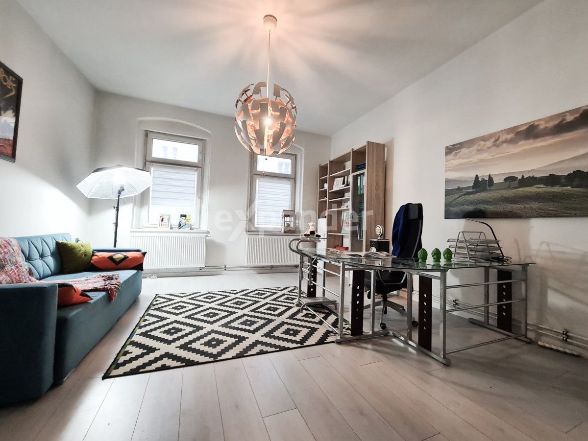 Mieszkanie 3-pokojowe Wałbrzych, al. Wyzwolenia. Zdjęcie 1