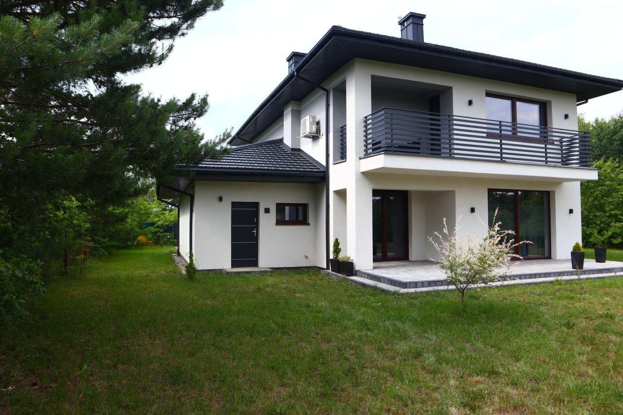 dom wolnostojący, 4 pokoje Rusiec, Rusiec. Zdjęcie 1