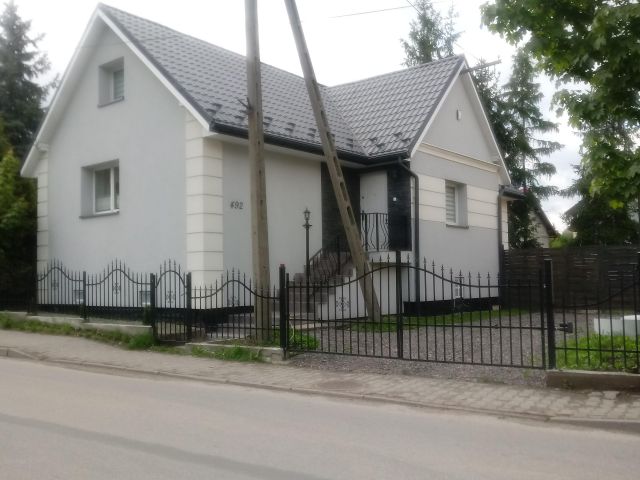 dom wolnostojący, 4 pokoje Radziechowy, ul. Główna. Zdjęcie 1