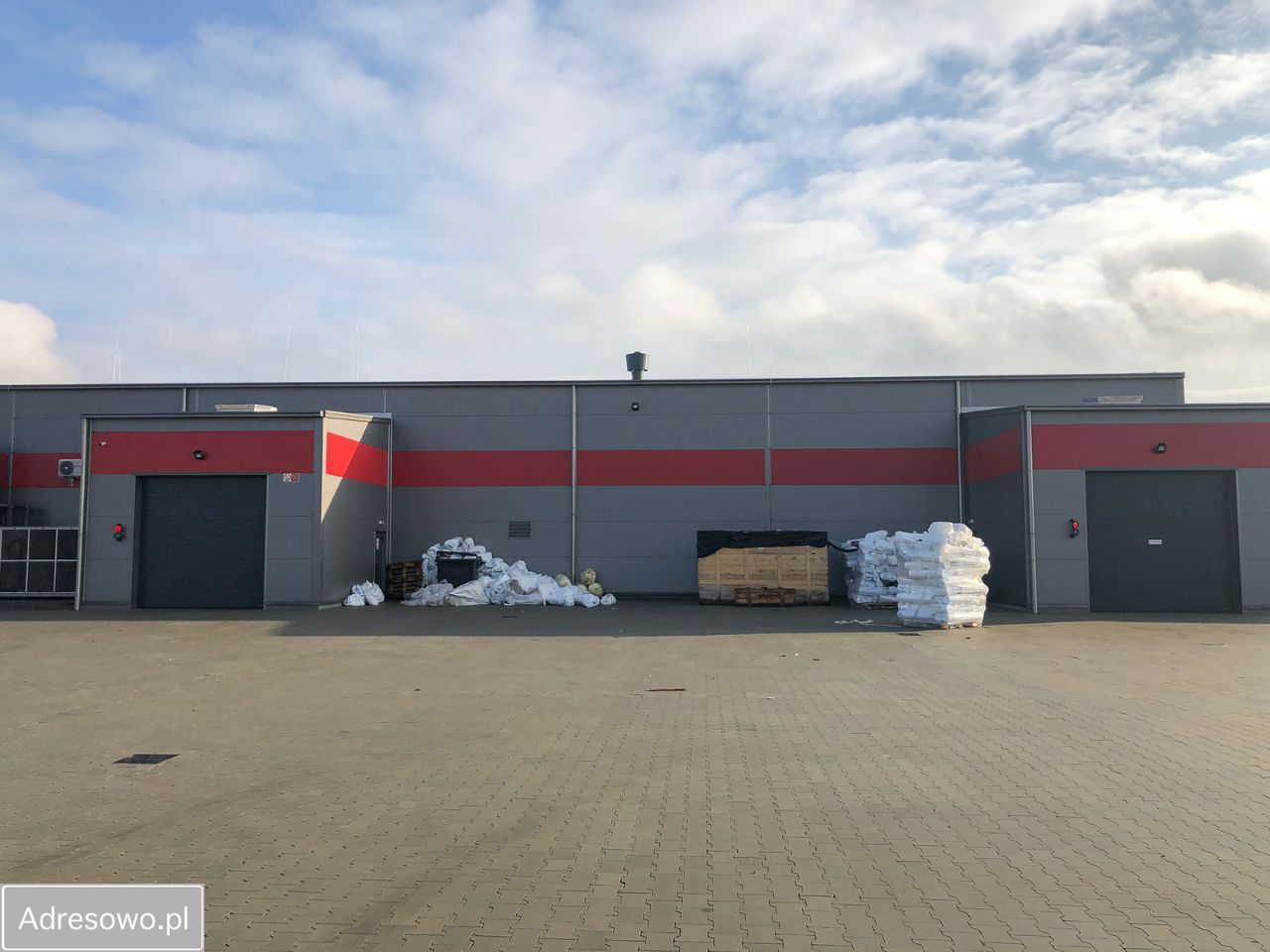 Hala/magazyn Pustków. Zdjęcie 3