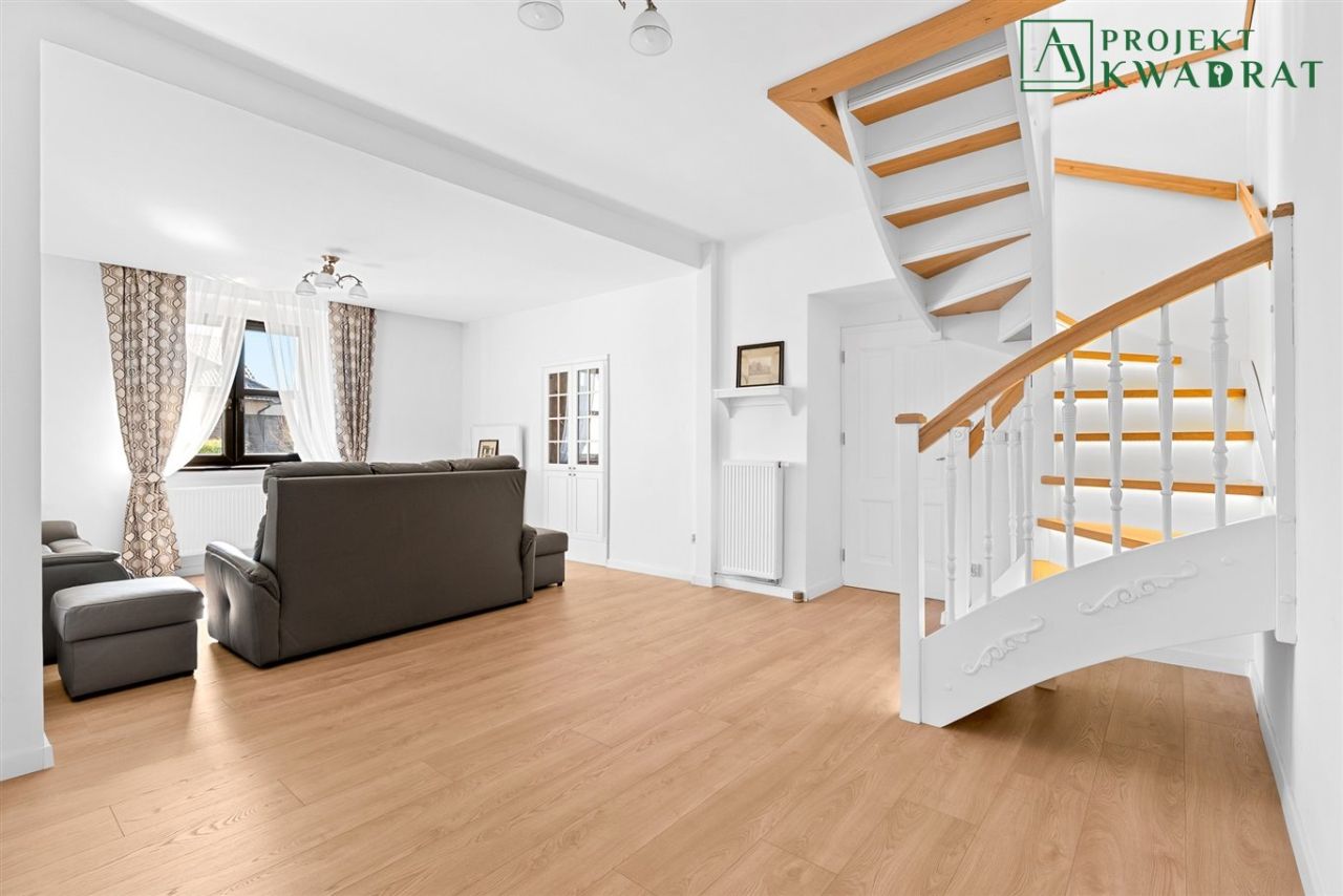 dom wolnostojący, 6 pokoi Chudów, ul. Szkolna. Zdjęcie 2