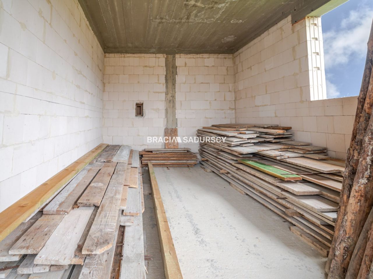 dom wolnostojący, 4 pokoje Bębło, ul. Lasek. Zdjęcie 2