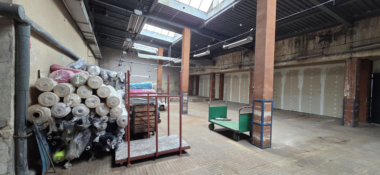 Hala/magazyn Łódź Bałuty, ul. Zygmunta Sierakowskiego. Zdjęcie 2