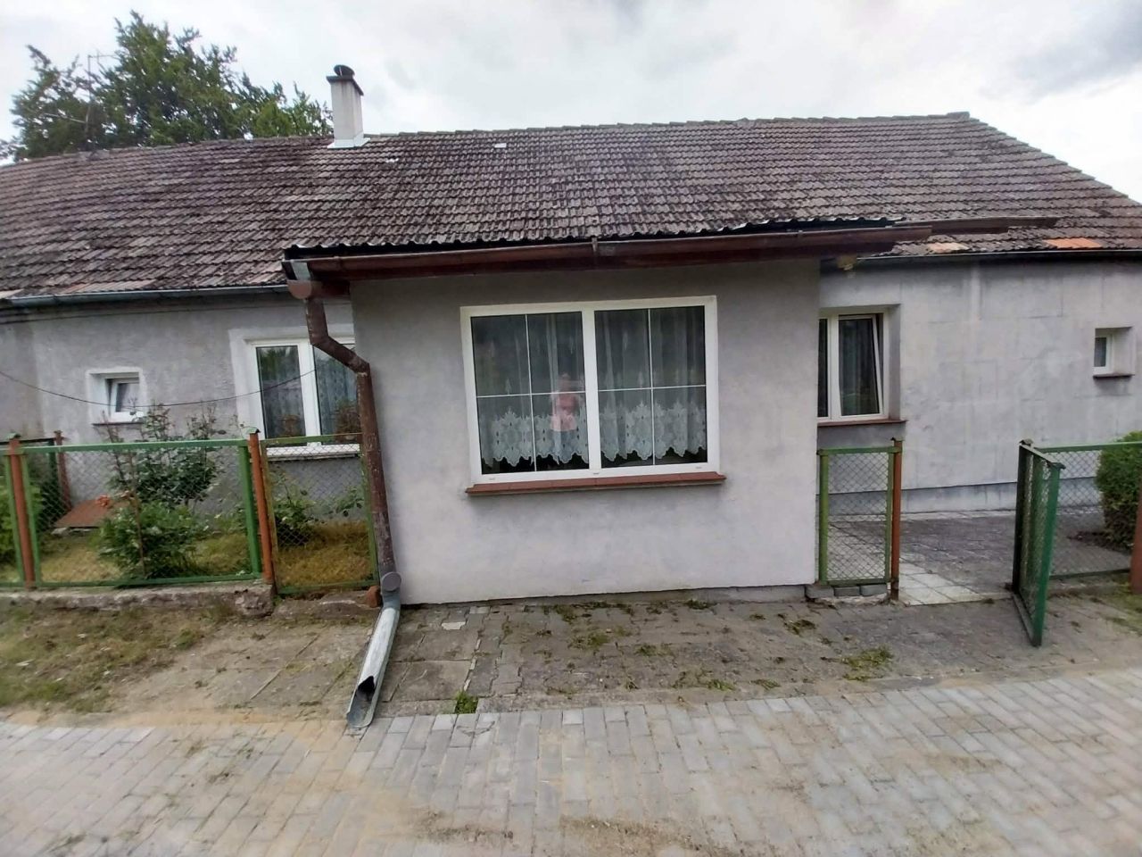 dom szeregowy, 3 pokoje Poradz. Zdjęcie 9