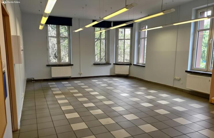 Lokal Chorzów, pl. Ludwika Waryńskiego. Zdjęcie 4