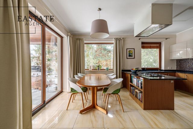 dom wolnostojący, 5 pokoi Parcela-Obory, ul. Krzysztofa Kamila Baczyńskiego. Zdjęcie 2