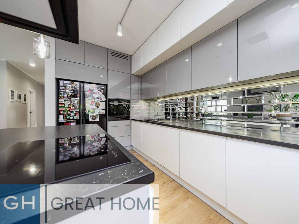 Mieszkanie 3-pokojowe Marki Czarna Struga, ul. Marmurowa. Zdjęcie 2