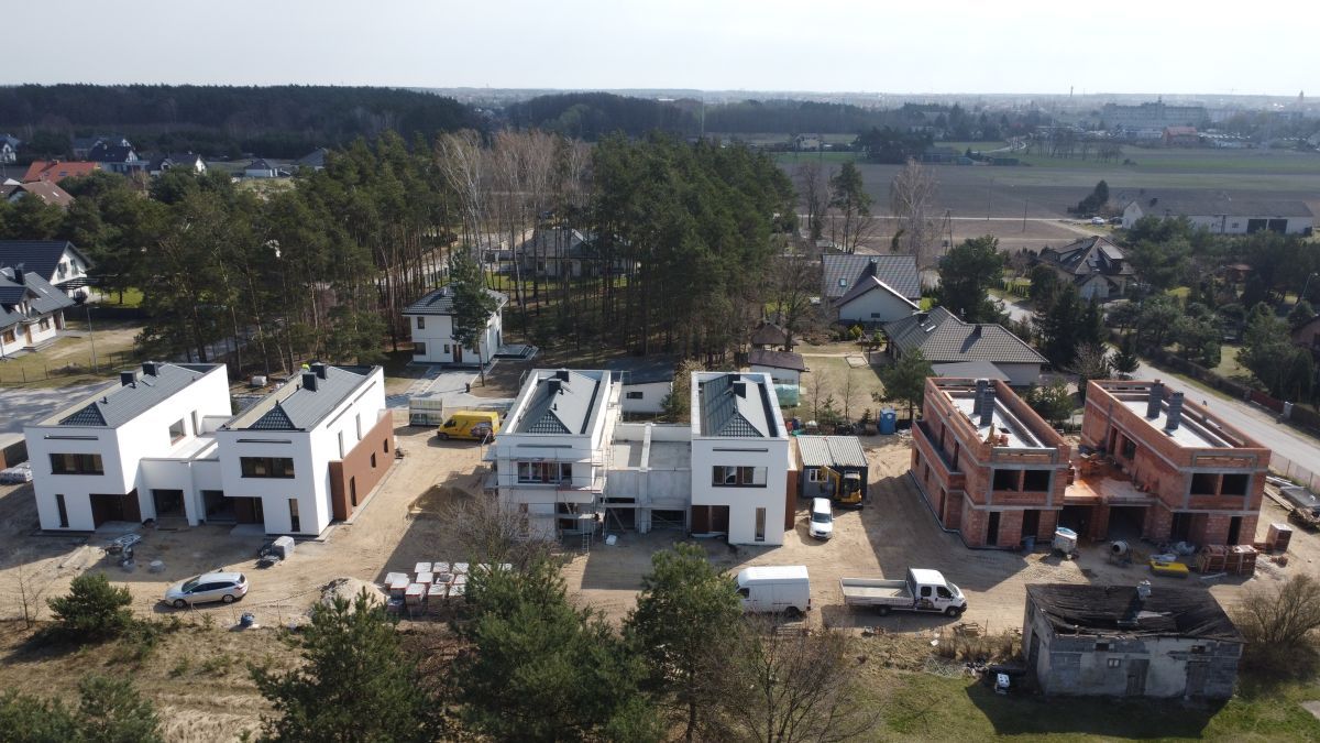 bliźniak, 4 pokoje Altanka. Zdjęcie 2