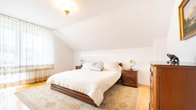 dom wolnostojący, 6 pokoi Libertów, ul. św. Floriana. Zdjęcie 11