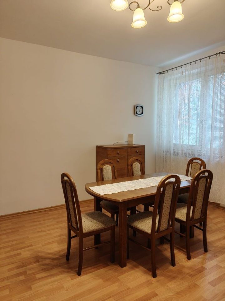 Byt, 1 pokoj, 50 m²
