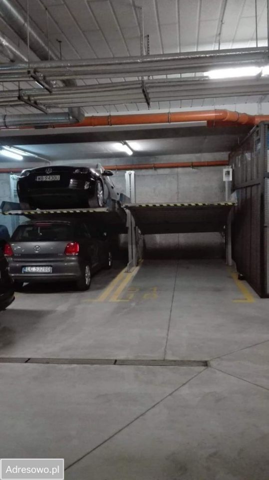 Nieruchomość komercyjna na sprzedaż bez pośredników          
          
            ul. Dywizjonu 303          
          
            Warszawa Bemowo