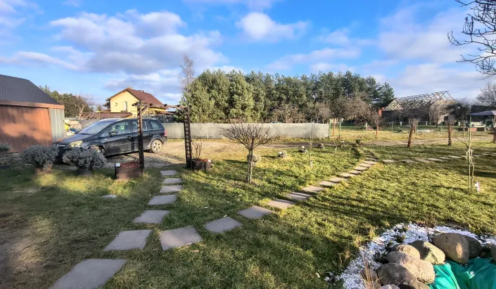 dom wolnostojący, 6 pokoi Ratowice, ul. Sportowa