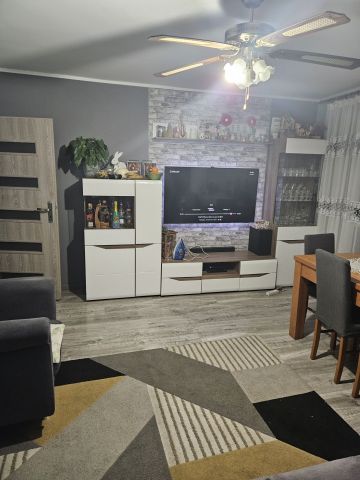 Mieszkanie 4-pokojowe Książ Wielkopolski. Zdjęcie 1