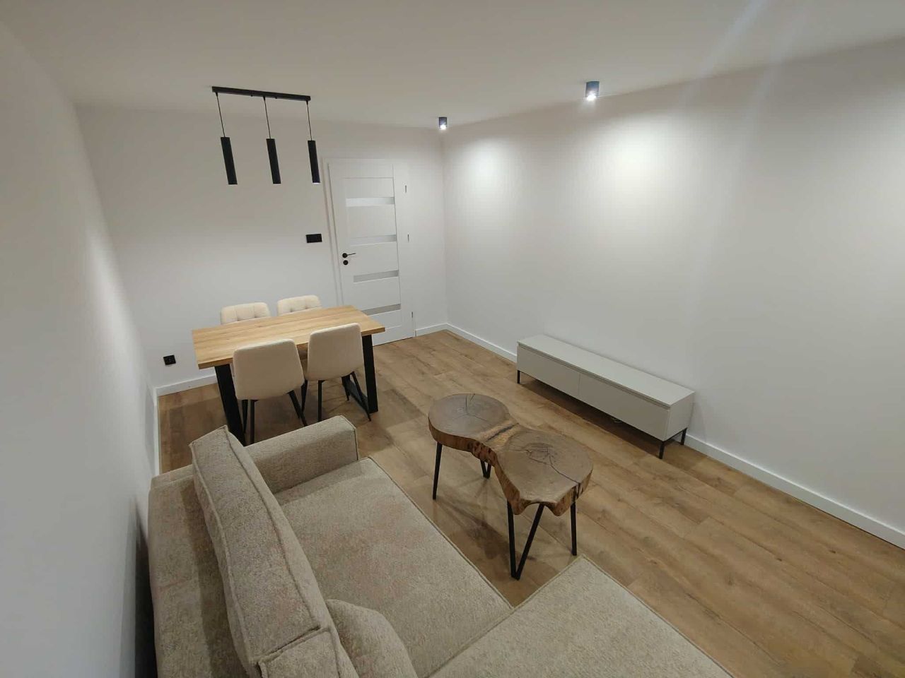 Mieszkanie 3-pokojowe Grabowno Wielkie. Zdjęcie 7