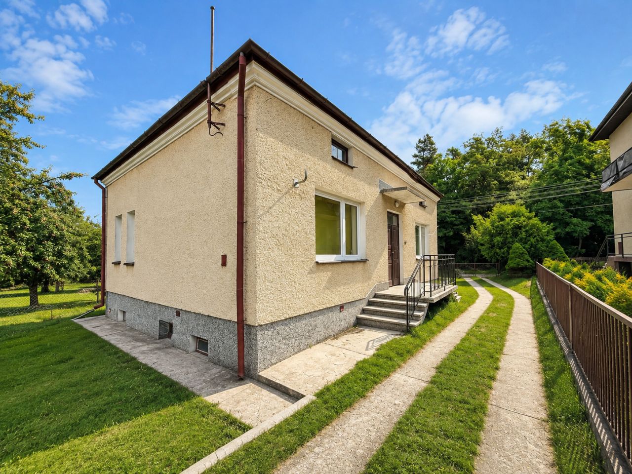 dom wolnostojący, 3 pokoje Tomaszów Lubelski Maziarnia, ul. Maziarnia. Zdjęcie 1