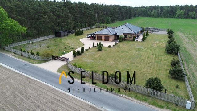 dom wolnostojący, 5 pokoi Gniezno. Zdjęcie 1