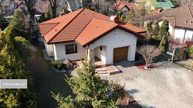 dom wolnostojący, 4 pokoje Borowa Góra. Zdjęcie 1