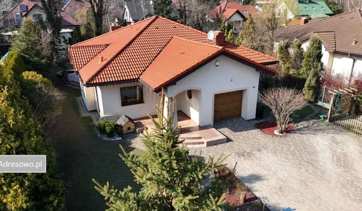 dom wolnostojący, 4 pokoje Borowa Góra