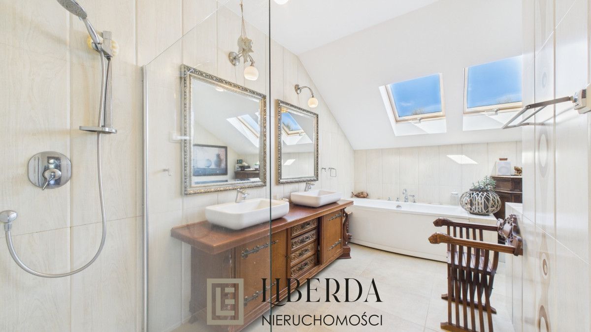 dom wolnostojący, 7 pokoi Motycz. Zdjęcie 17