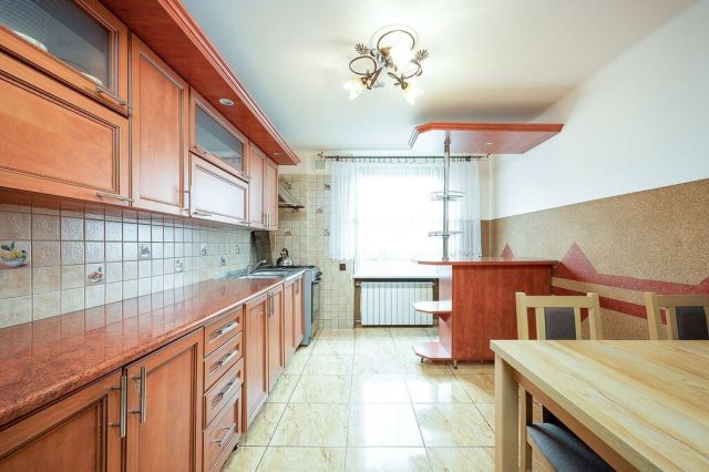 dom wolnostojący, 3 pokoje Brzeziny. Zdjęcie 4