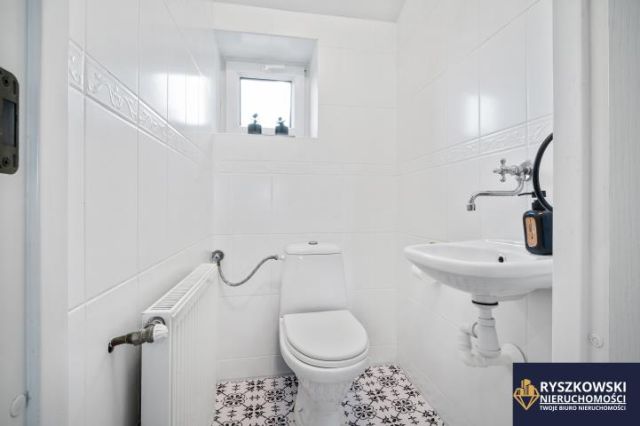 dom wolnostojący, 6 pokoi Zwódne. Zdjęcie 14