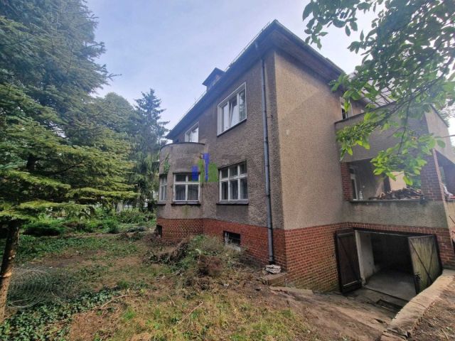 dom wolnostojący, 8 pokoi Jelcz-Laskowice. Zdjęcie 1