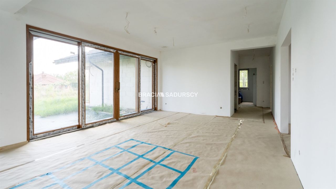 dom wolnostojący, 5 pokoi Tomice, ul. Czarny Las. Zdjęcie 11