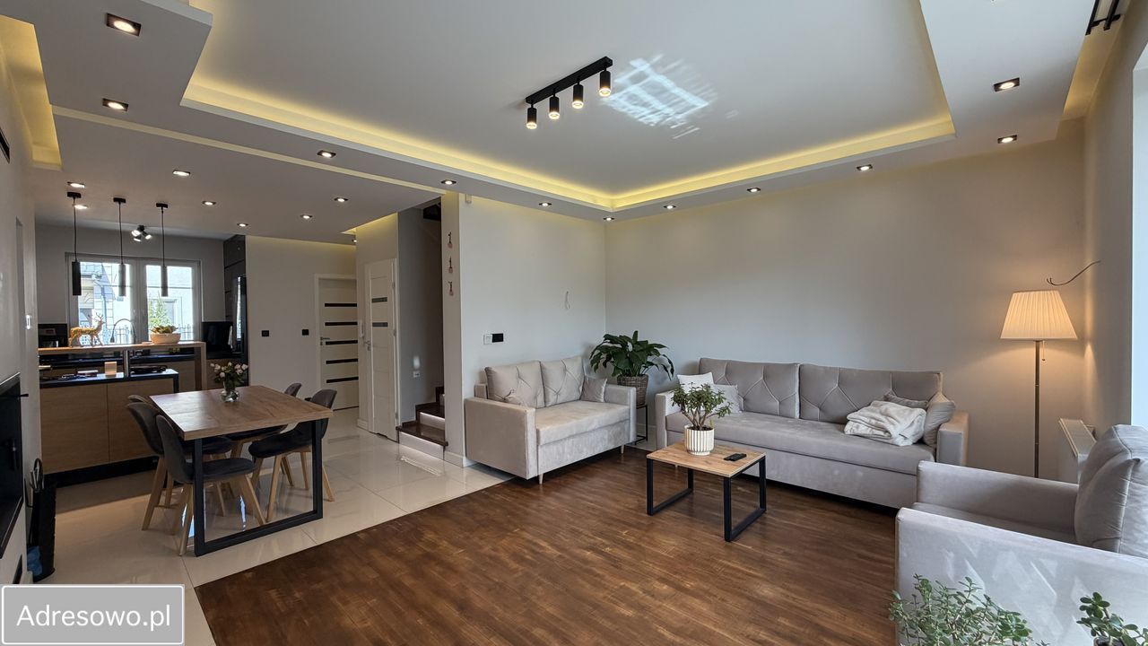 dom szeregowy, 4 pokoje Kobyłka, ul. Longinusa. Zdjęcie 3