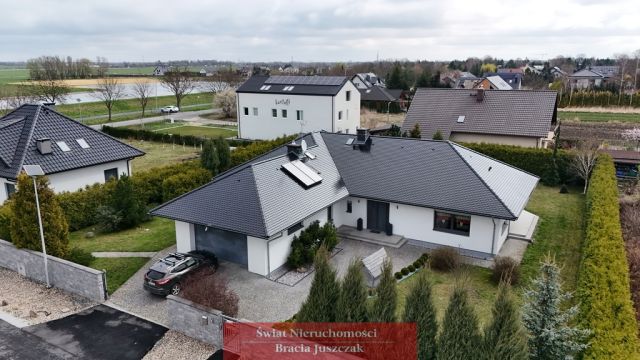 dom wolnostojący, 4 pokoje Smardzów. Zdjęcie 1