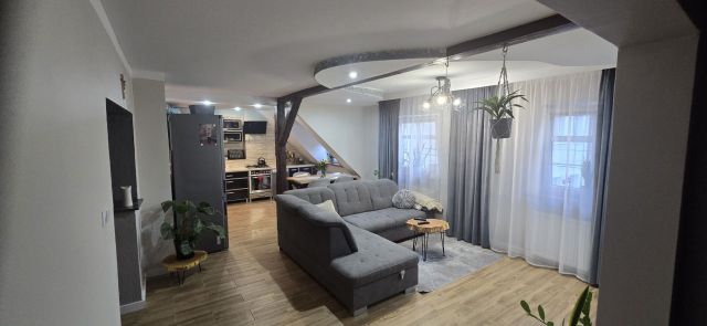 Mieszkanie 4-pokojowe Ośno Lubuskie. Zdjęcie 1