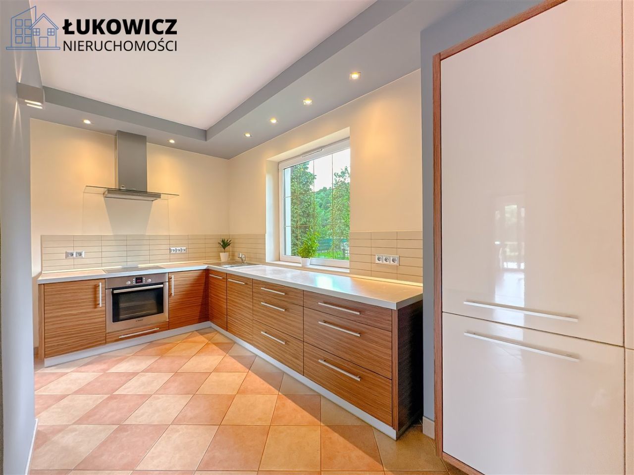 dom wolnostojący, 3 pokoje Cisiec. Zdjęcie 2