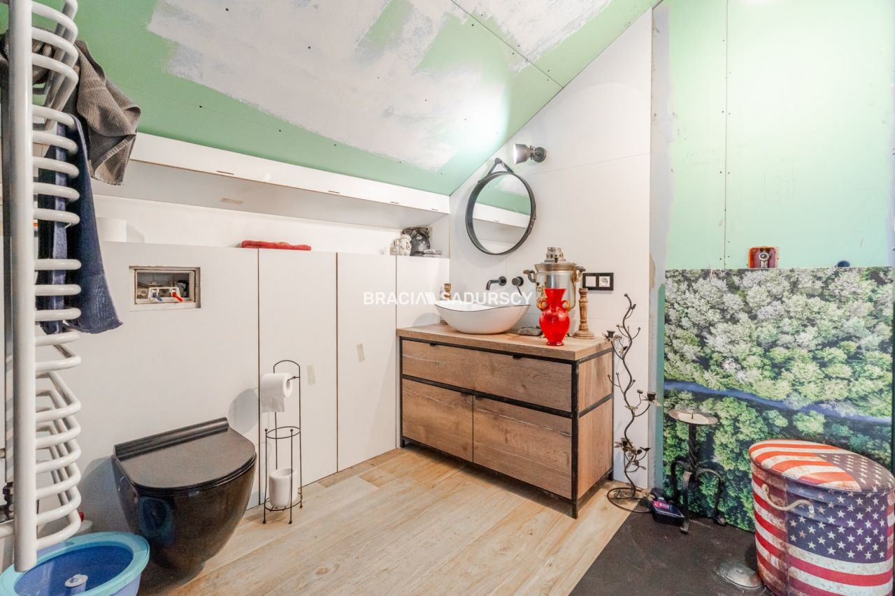 dom wolnostojący, 5 pokoi Kraków, ul. Lubocka. Zdjęcie 15