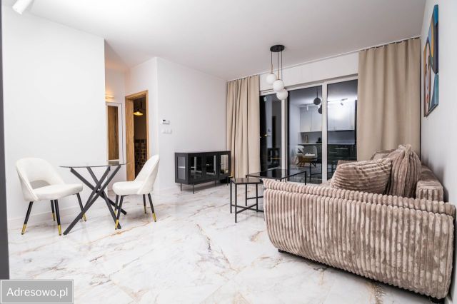 Mieszkanie 3-pokojowe Ruda Śląska, ul. Mikołaja Kopernika. Zdjęcie 1