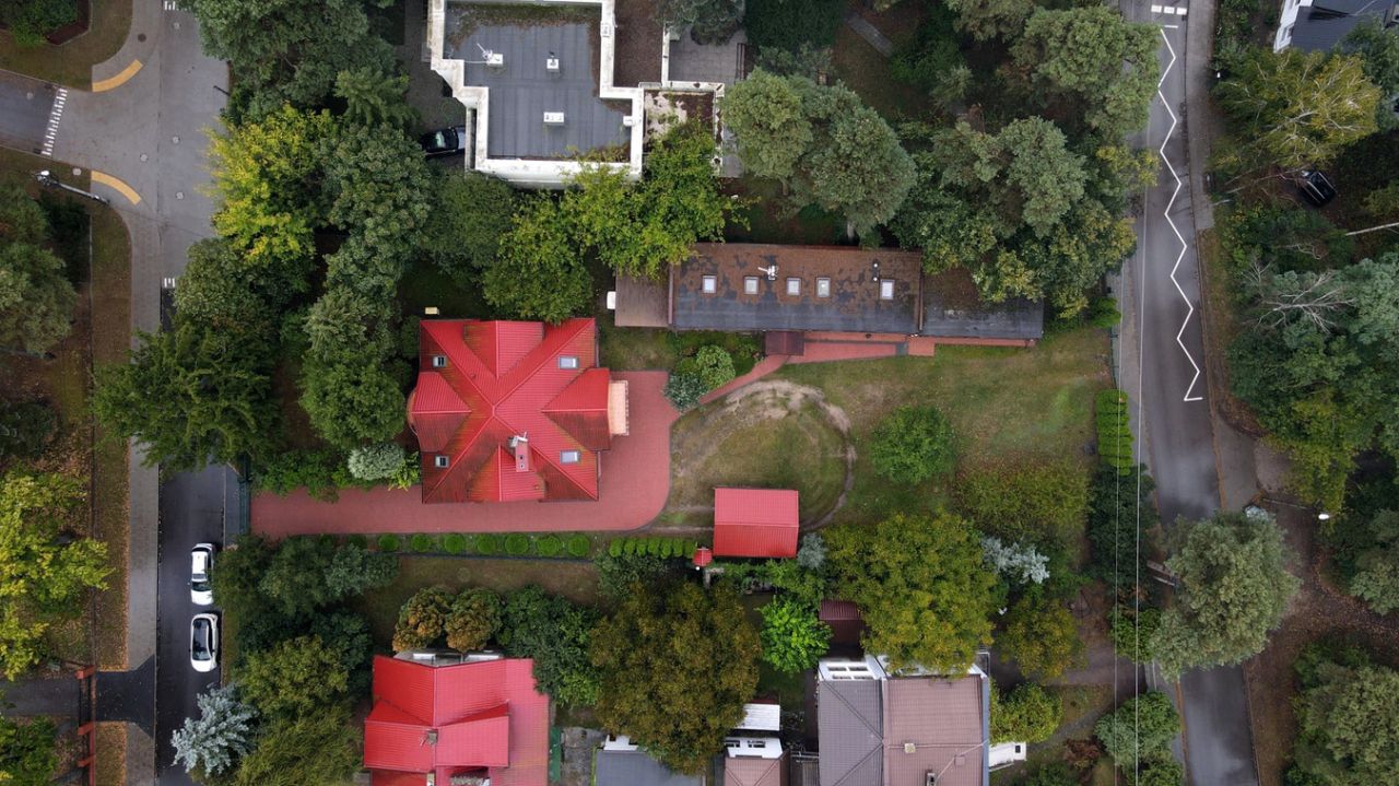 dom wolnostojący, 5 pokoi Milanówek. Zdjęcie 16