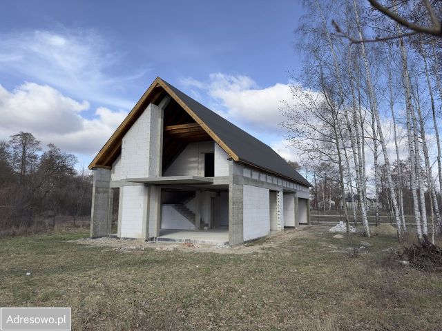 dom wolnostojący, 5 pokoi Bieganów. Zdjęcie 1