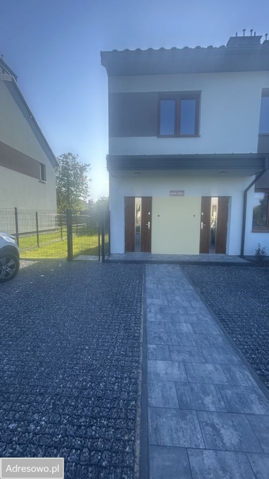 Mieszkanie 4-pokojowe Czarna. Zdjęcie 2
