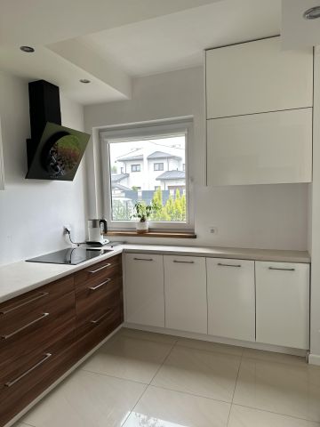 Mieszkanie 4-pokojowe Grodzisk Mazowiecki Centrum, ul. 3 Maja. Zdjęcie 1