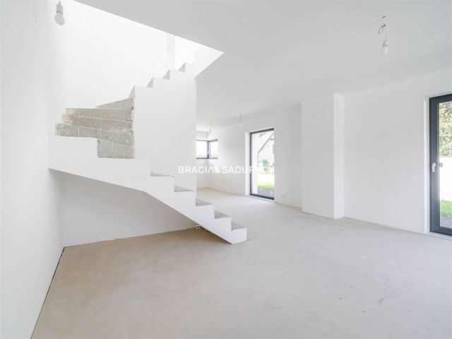 dom wolnostojący, 4 pokoje Koźmice Małe. Zdjęcie 8