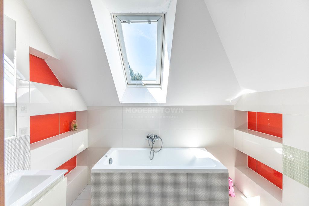 dom wolnostojący, 5 pokoi Nowe Miasto. Zdjęcie 16