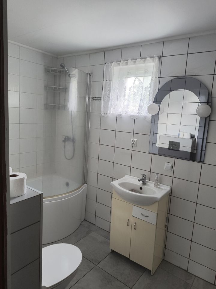 siedlisko, 3 pokoje Wiśniewo. Zdjęcie 11