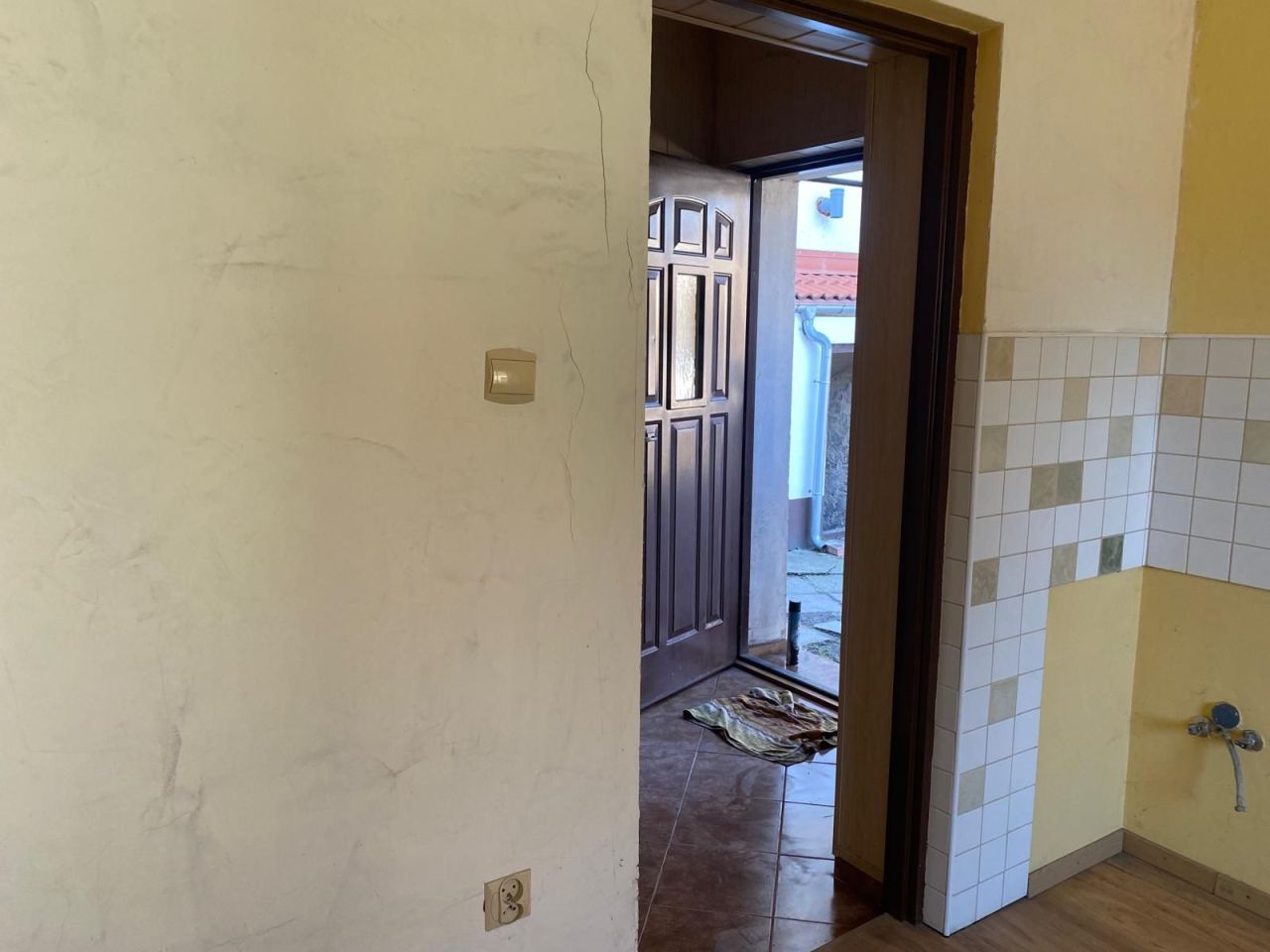 Mieszkanie 1-pokojowe Wiązów. Zdjęcie 2