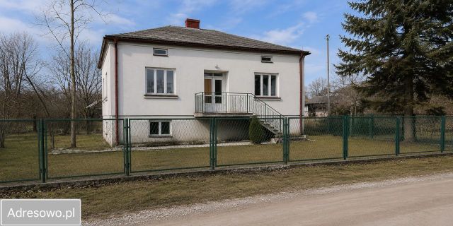 dom wolnostojący, 3 pokoje Hostynne. Zdjęcie 1