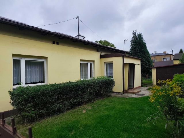 dom wolnostojący, 2 pokoje Częstochowa Stradom. Zdjęcie 1