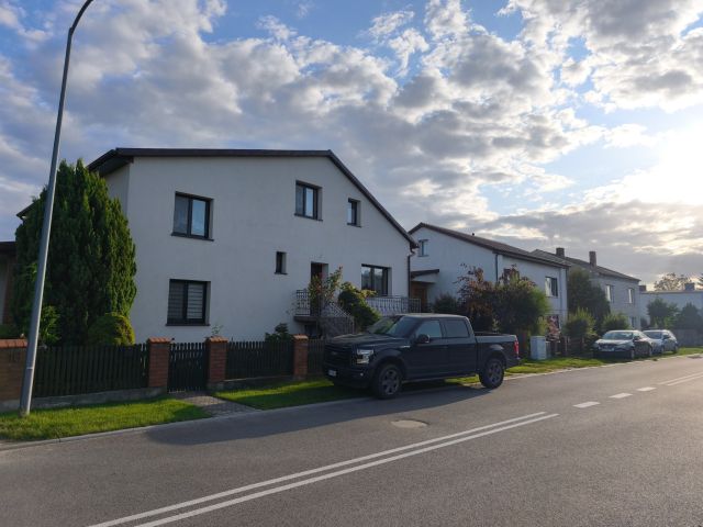 dom wolnostojący, 6 pokoi Ostrowite, ul. Jeziorna. Zdjęcie 1